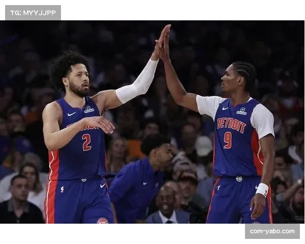 灰熊次节三分球大爆发，单节42分助力半场远投命中率达四成