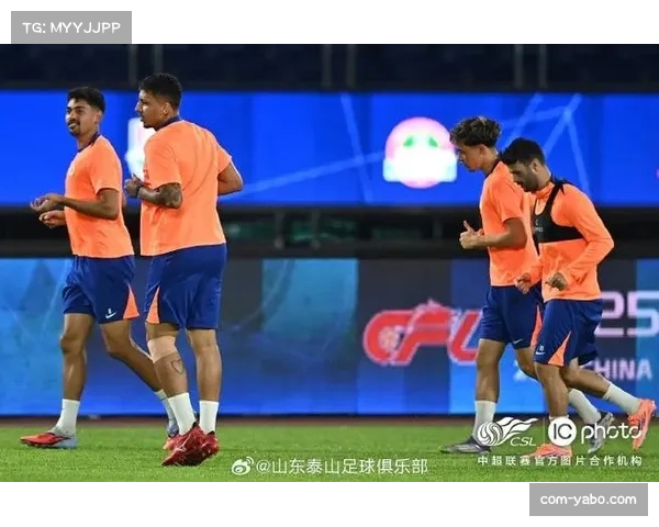 山东泰山主场攻势足球见效 对阵浙江打入四球 山东泰山主场攻势足球见效 对阵浙江打入四球